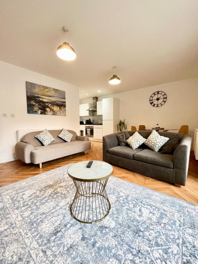 Coastal Comfort: Dual-bed Near Gunwharf Quays Apartment Portsmouth